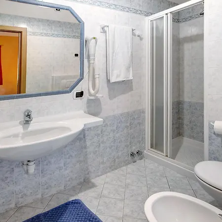 Apartament Chestel *